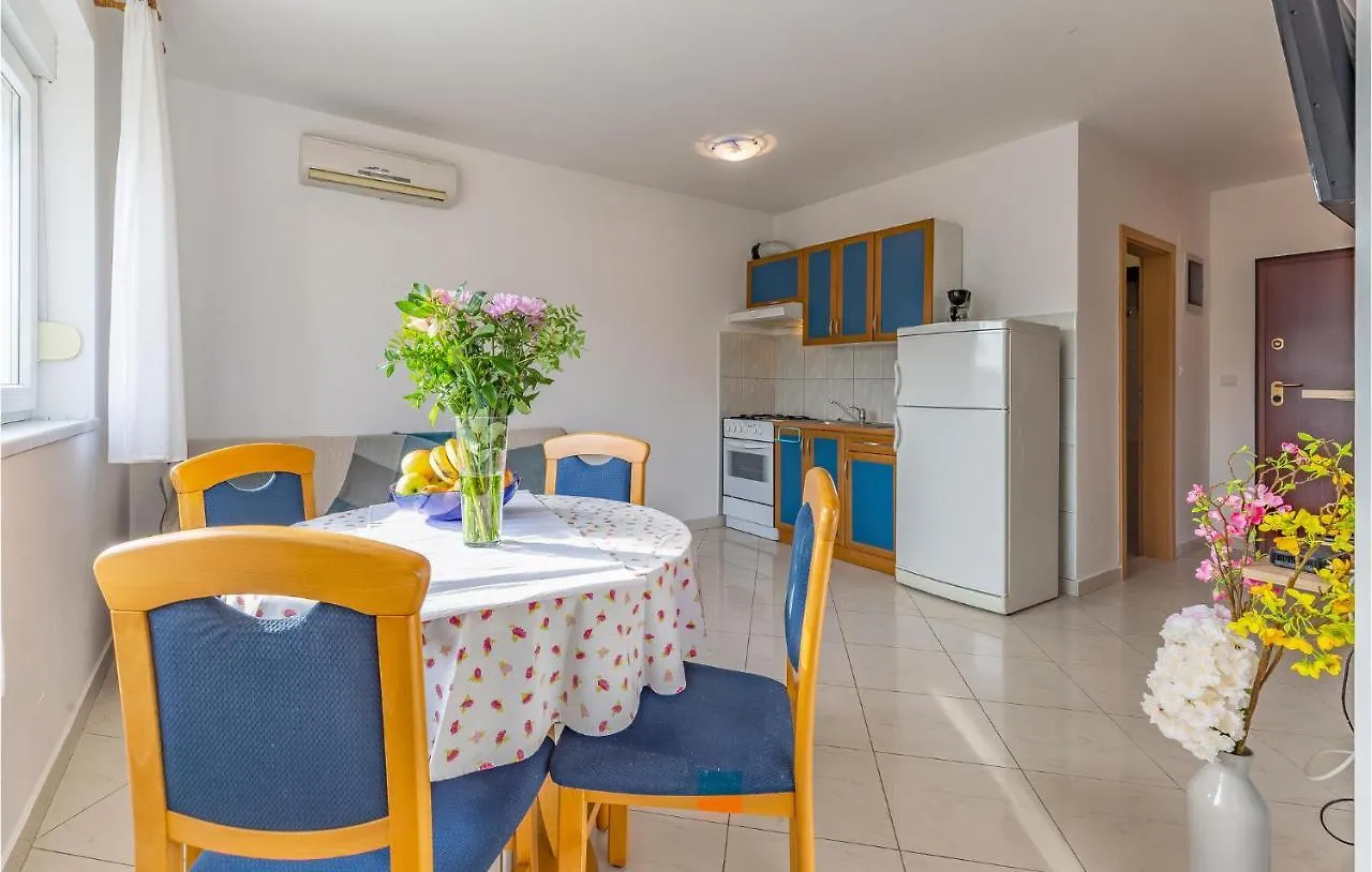 Lovely Apartment In Medulin With Kitchen