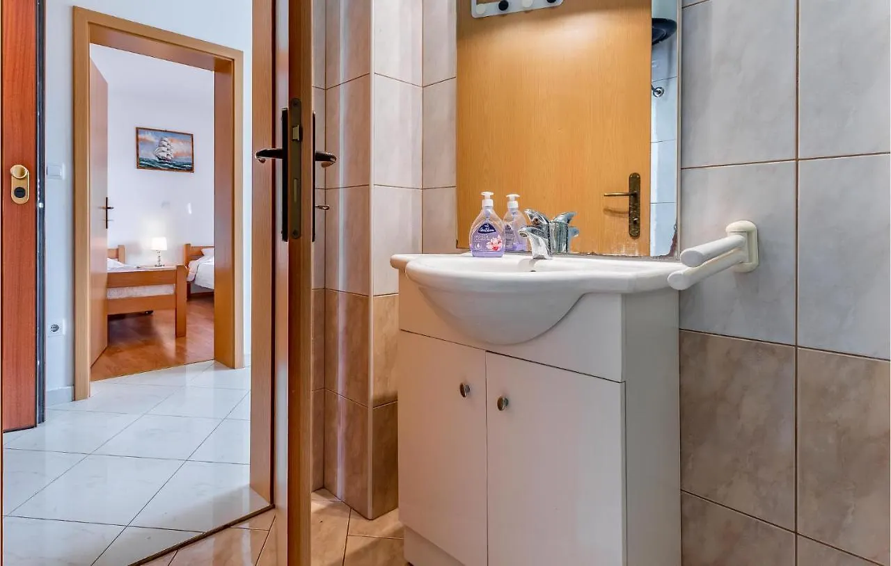Lovely Apartment In Medulin With Kitchen